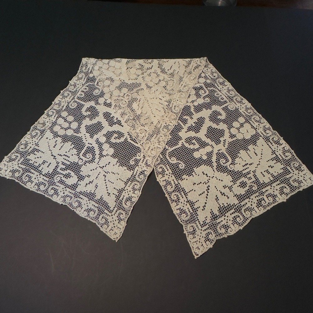 Antique Lace Table Runner Cream Floral Grape Vine Handmade Victorian 35x12 Farm